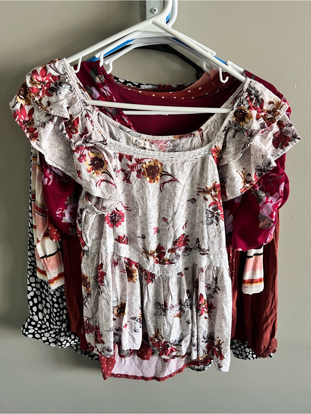 Woman’s Top Bundle - Picture 4 of 13